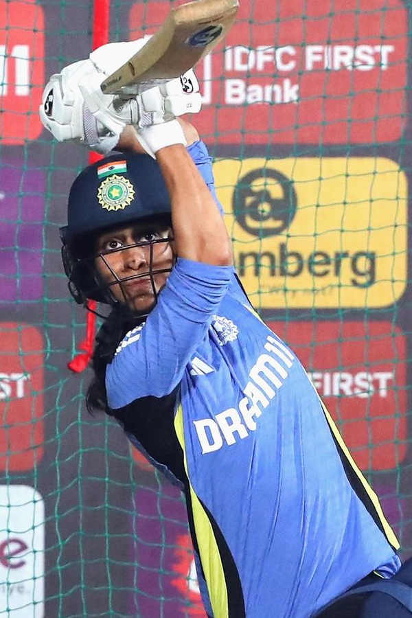 Jemimah Rodrigues, Smriti Mandhana among six Indians picked for BBL League Photos7