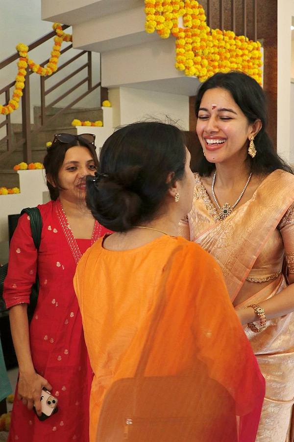 Mirnalini Ravi Housewarming Ceremony Celebrations Photos5