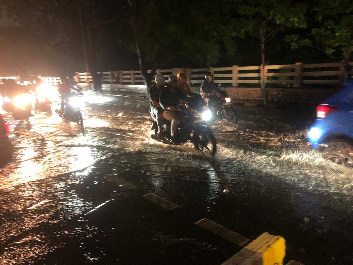 Heavy Rains in Hyderabad Today Photos1