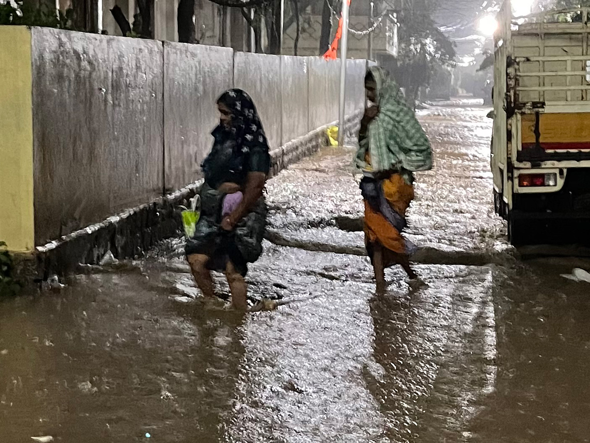 Heavy Rains in Hyderabad Today Photos10