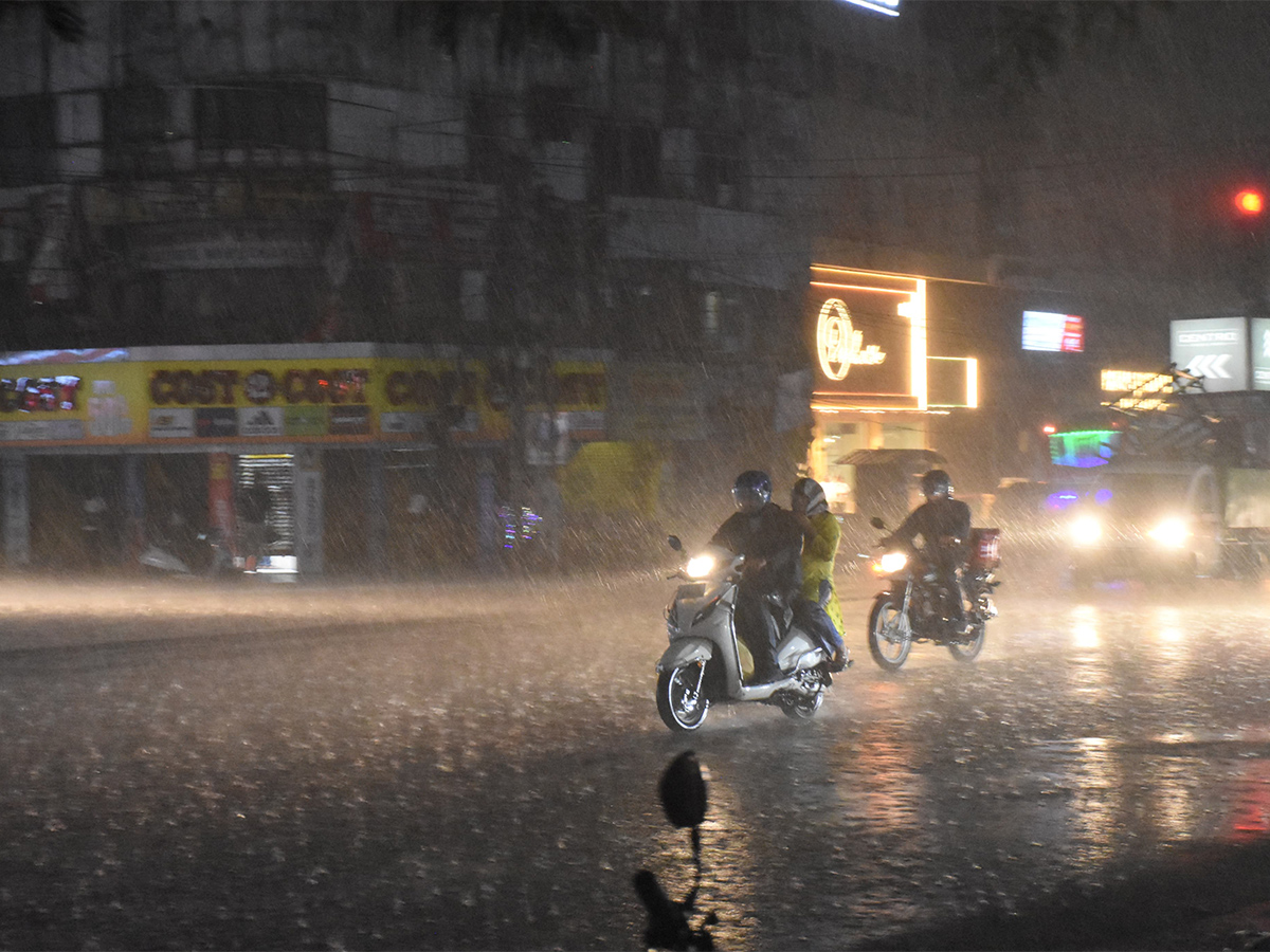 Heavy Rains in Hyderabad Today Photos15