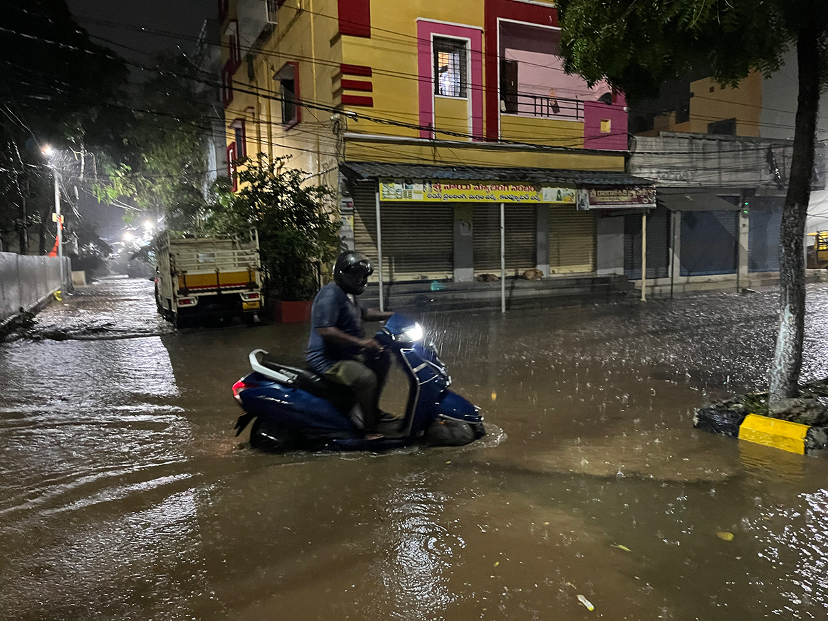 Heavy Rains in Hyderabad Today Photos7