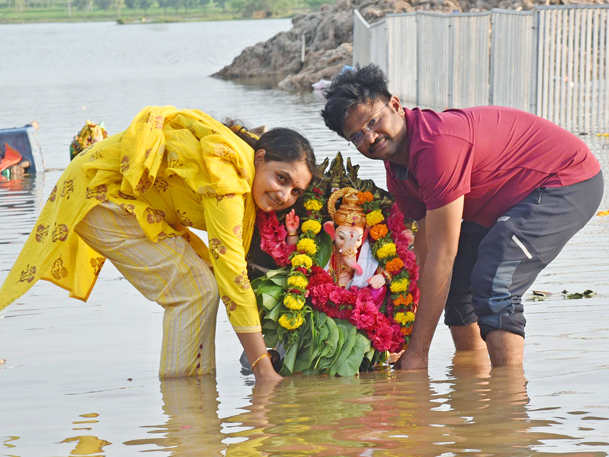 Best Photos of The Day in AP and Telangana Photo Gallery18