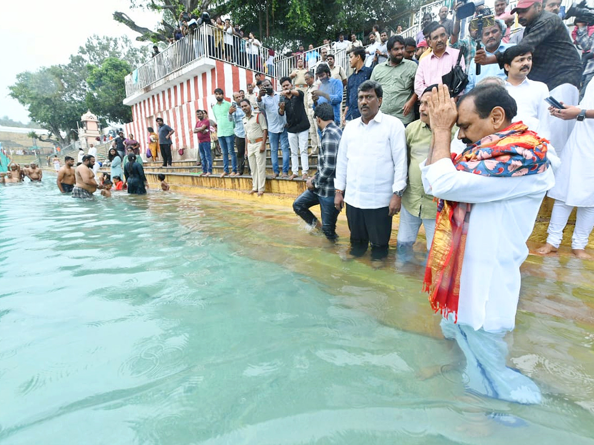 Bhumana Karunakar Reddy Took Oath In Tirumala for Laddu Controversy Photos8