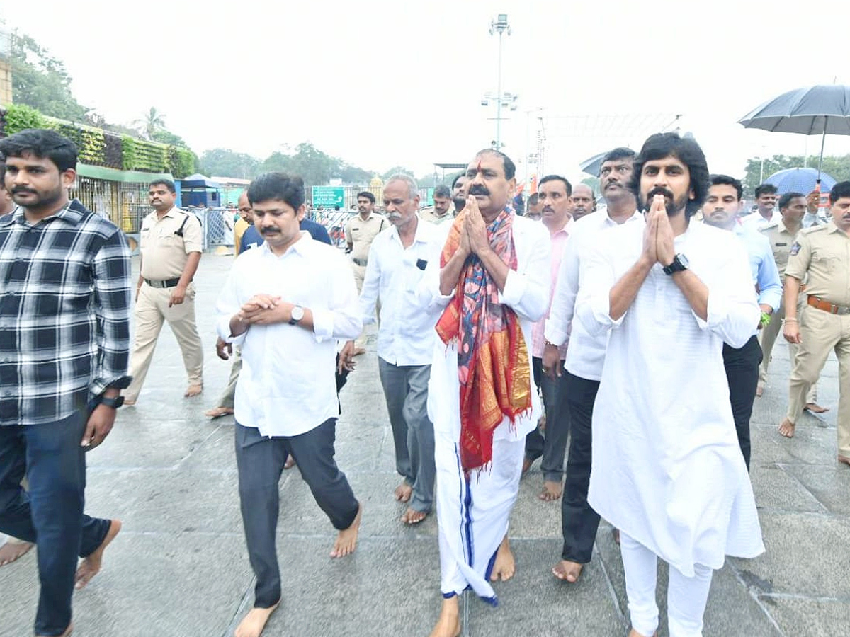 Bhumana Karunakar Reddy Took Oath In Tirumala for Laddu Controversy Photos1