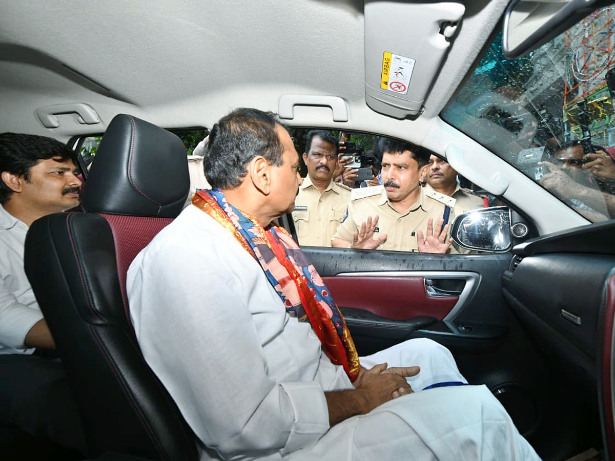 Bhumana Karunakar Reddy Took Oath In Tirumala for Laddu Controversy Photos19