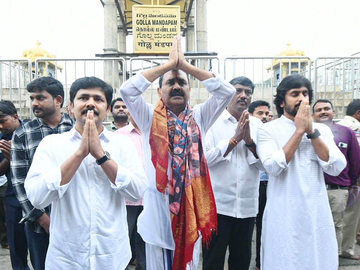 Bhumana Karunakar Reddy Took Oath In Tirumala for Laddu Controversy Photos21