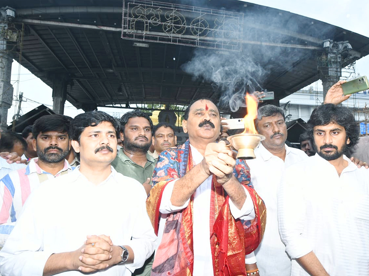 Bhumana Karunakar Reddy Took Oath In Tirumala for Laddu Controversy Photos26