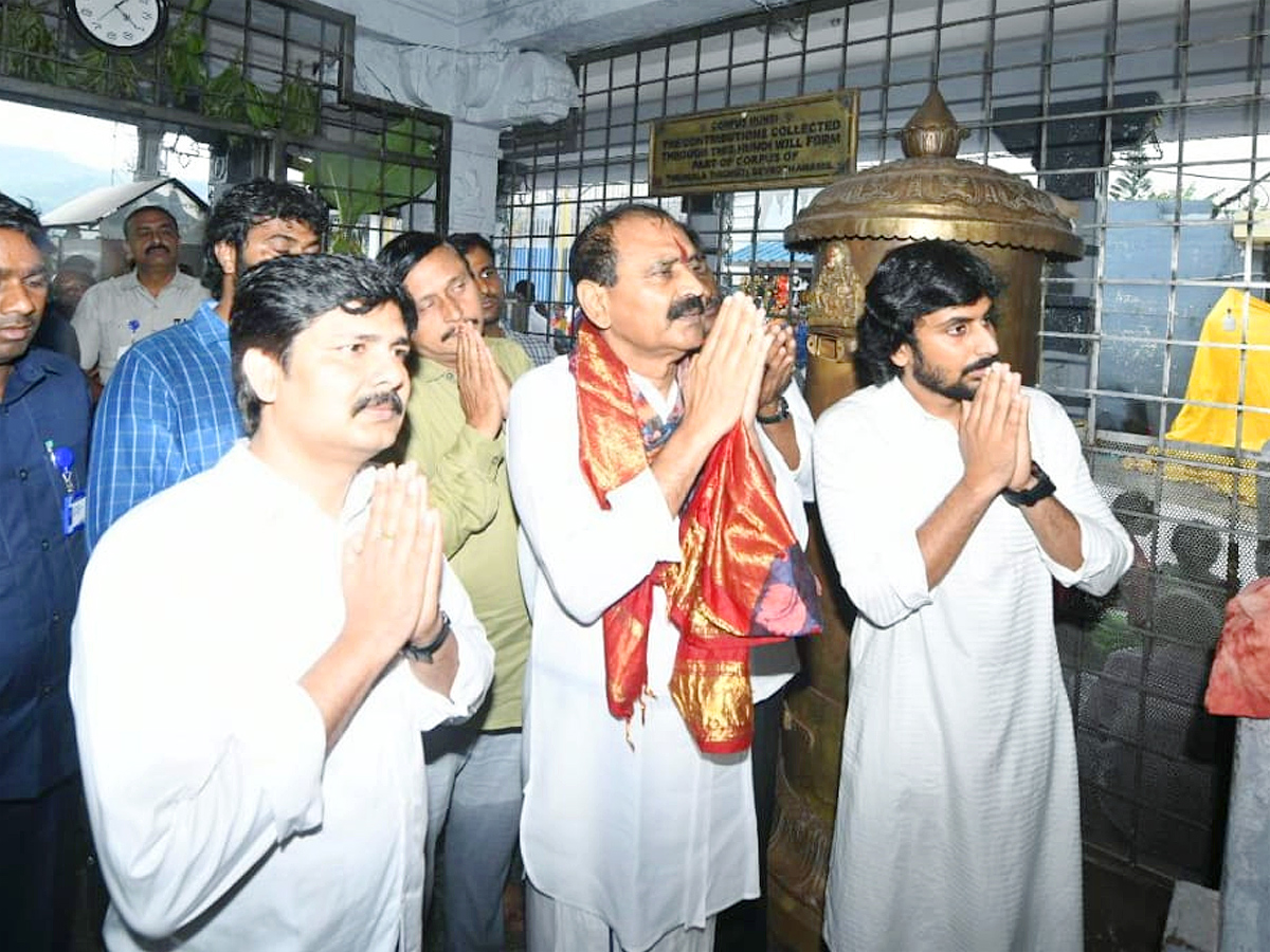 Bhumana Karunakar Reddy Took Oath In Tirumala for Laddu Controversy Photos27