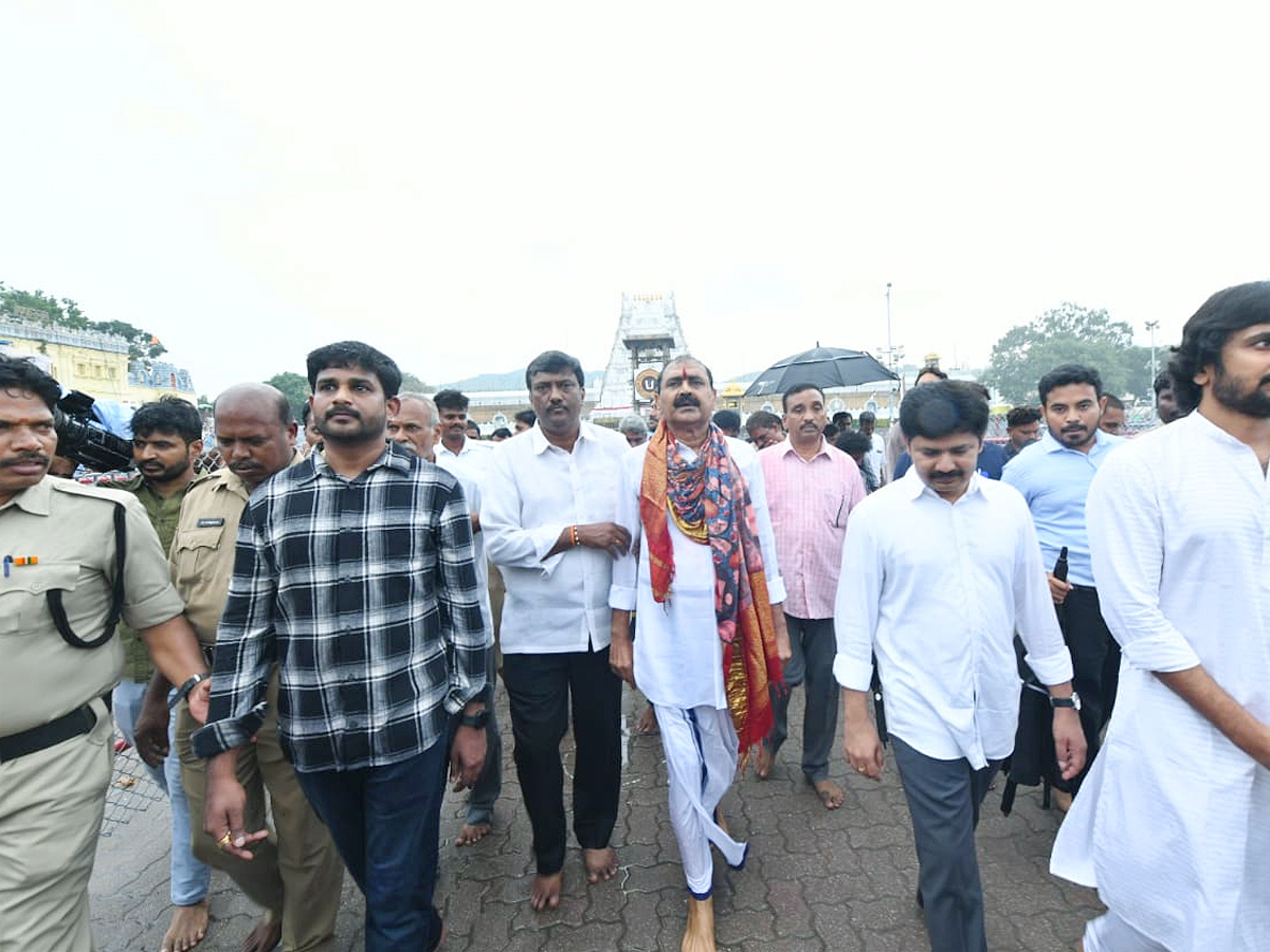 Bhumana Karunakar Reddy Took Oath In Tirumala for Laddu Controversy Photos29