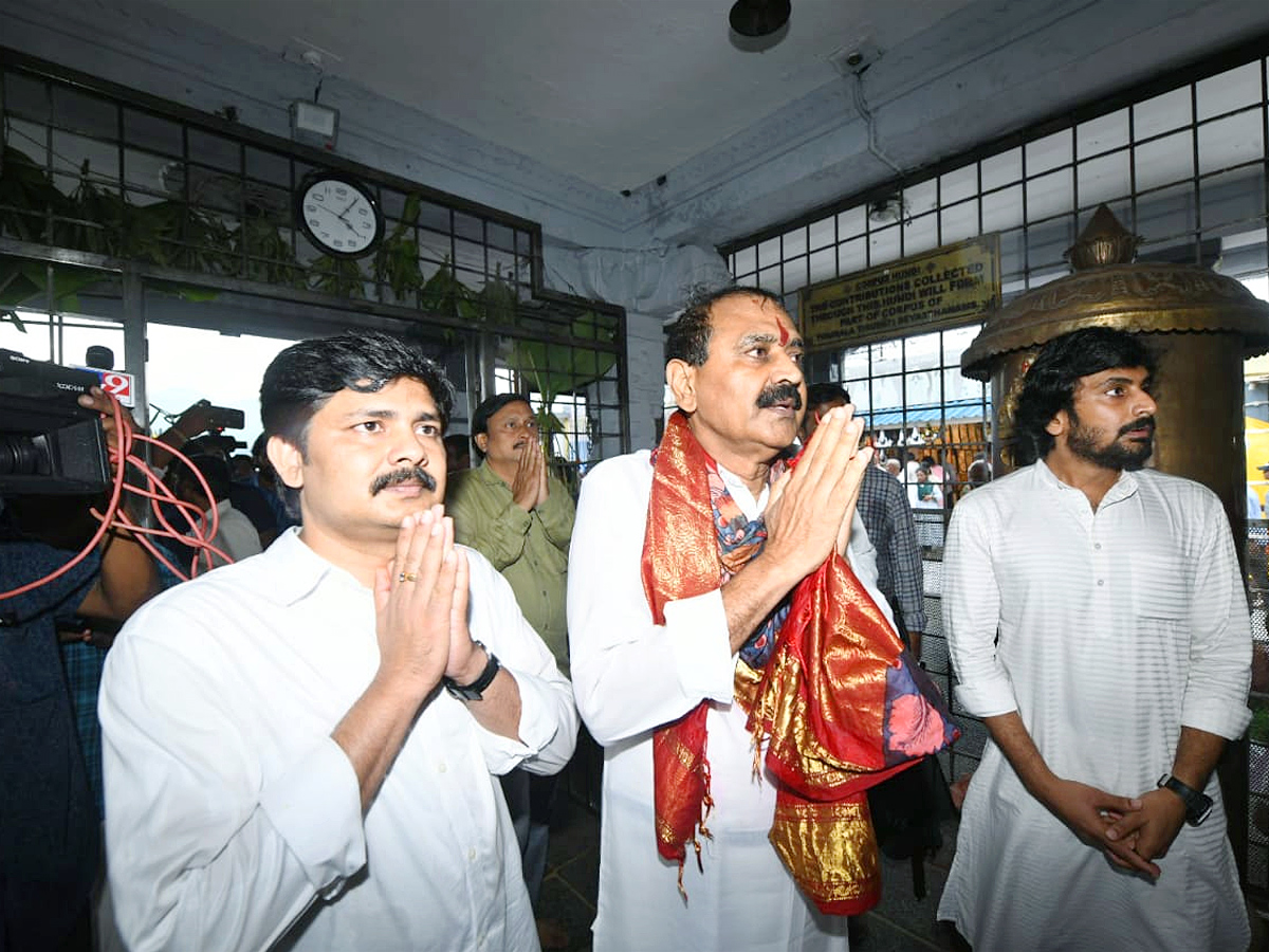 Bhumana Karunakar Reddy Took Oath In Tirumala for Laddu Controversy Photos30