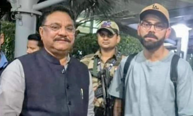 Kohli And Gambhir Clicked with BJP Leader At Delhi Airport after IND vs BAN 2024 1st Test5