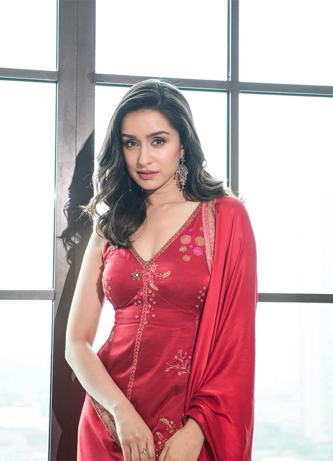 Actress Shraddha Kapoor Hot Photos12