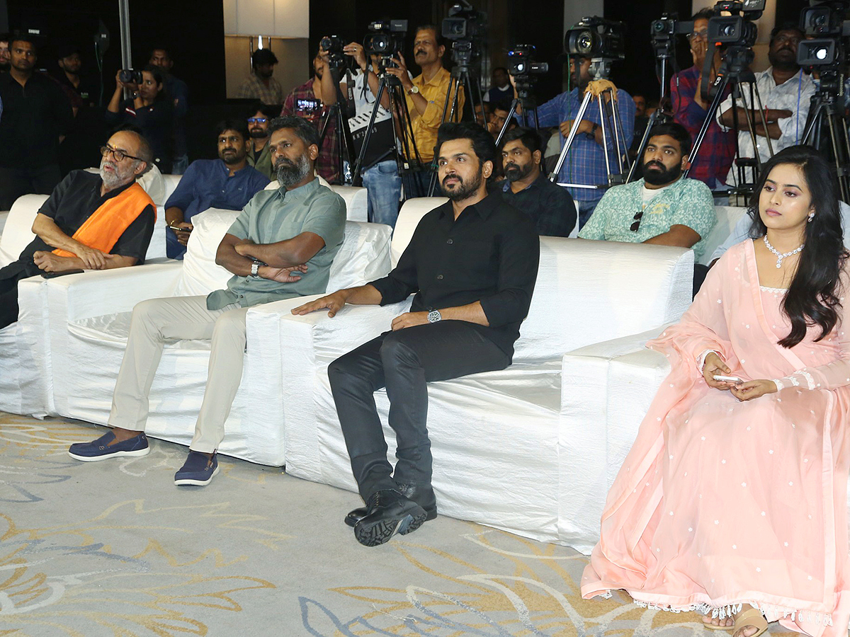 Hero Karthi Satyam Sundaram Pre Release Event21