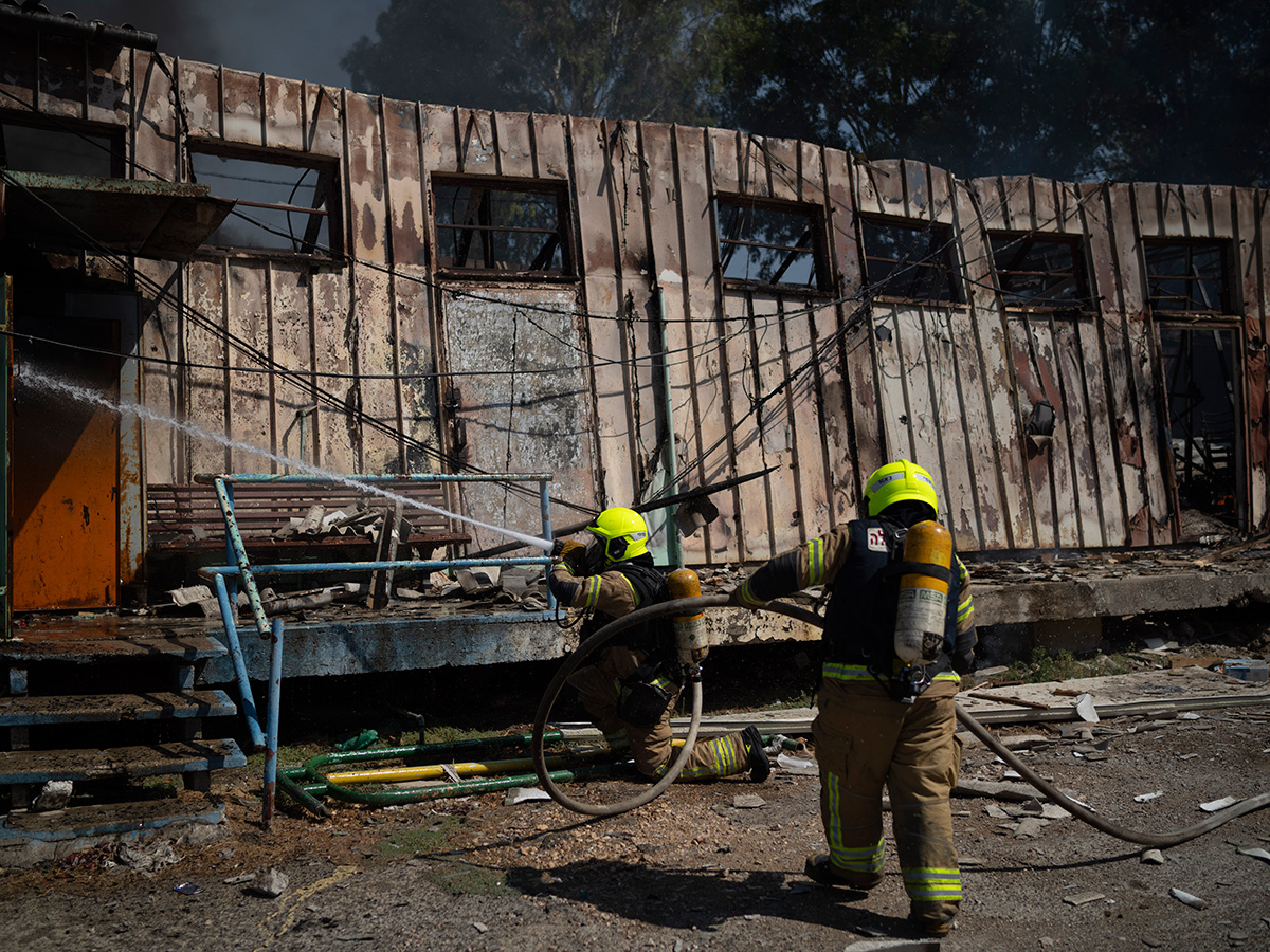 Israeli airstrike in the southern village of Lebanon23