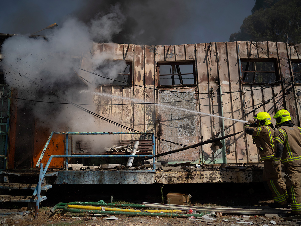 Israeli airstrike in the southern village of Lebanon29