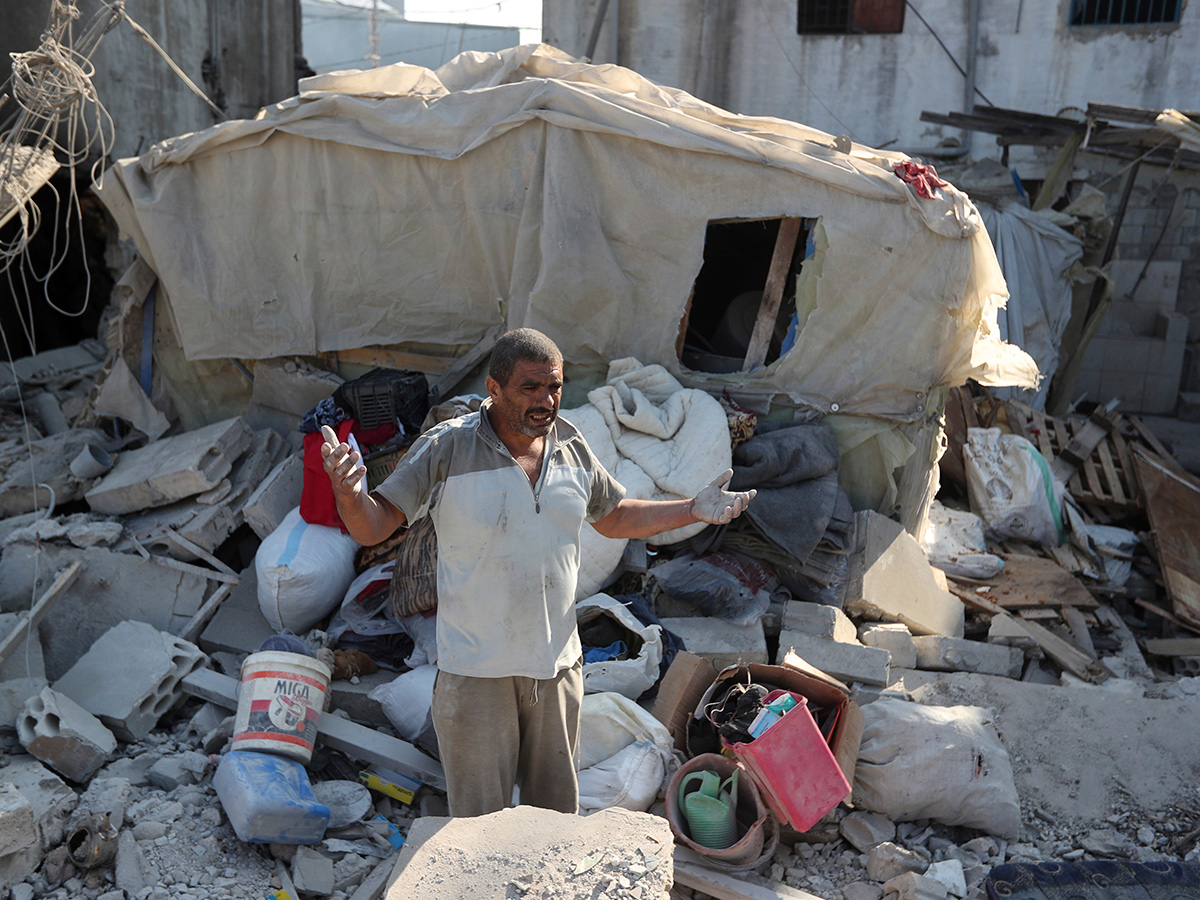 Israeli airstrike in the southern village of Lebanon4