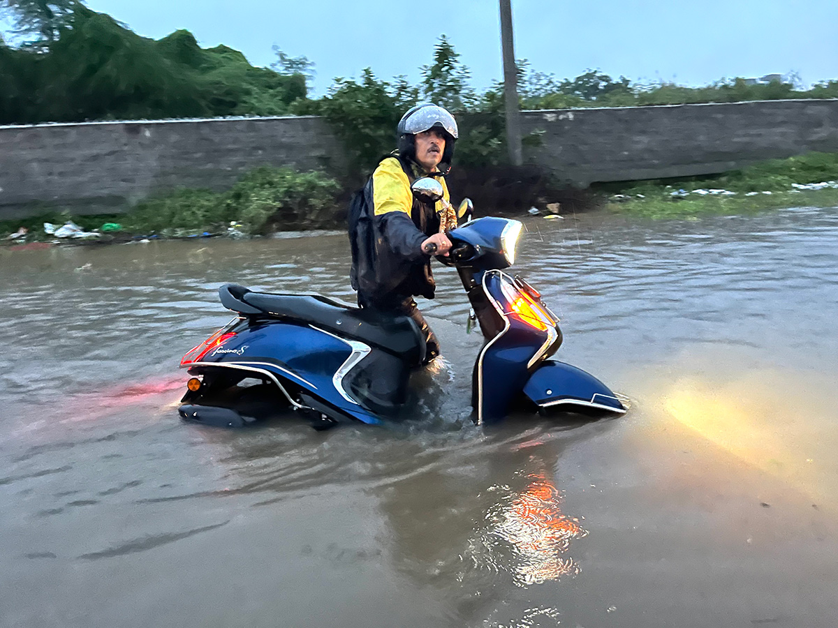 heavy rain in hyderabad today10