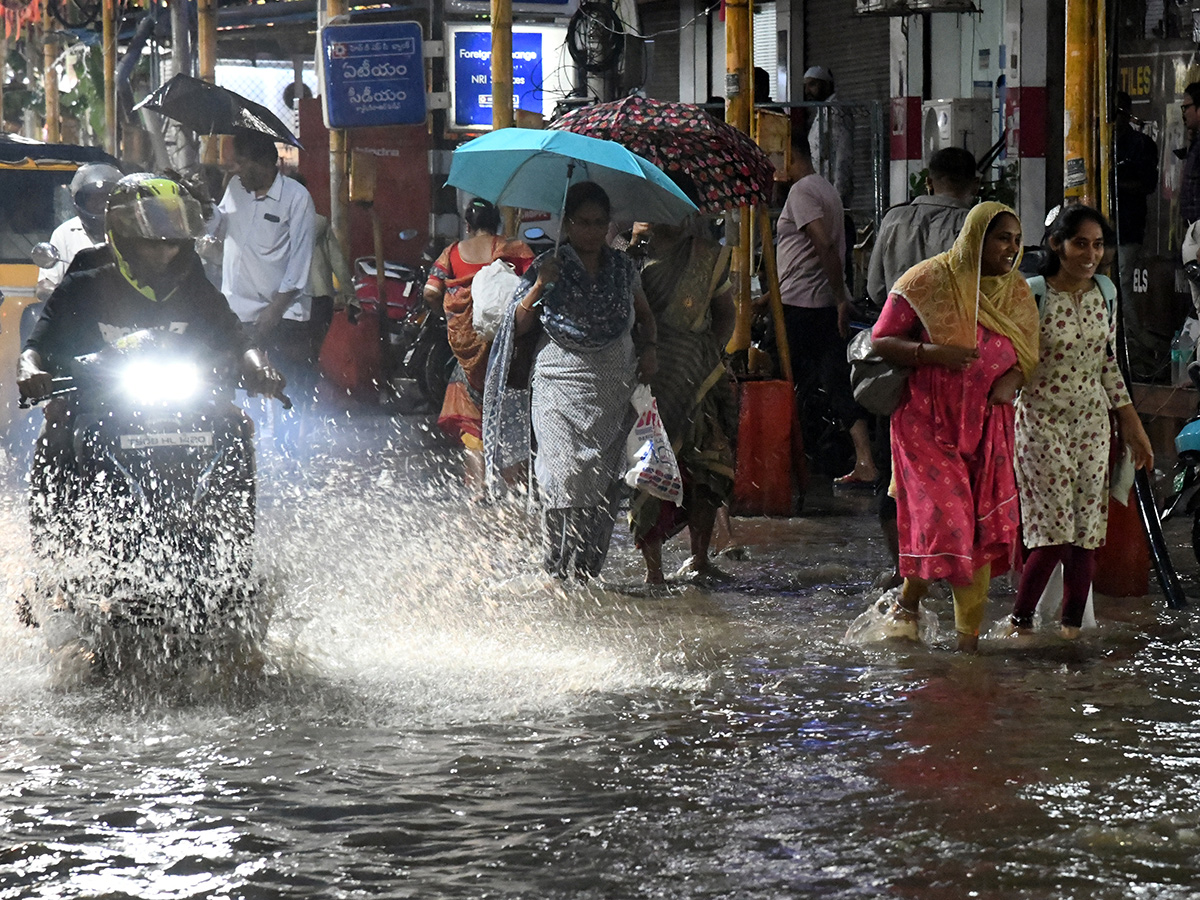 heavy rain in hyderabad today11