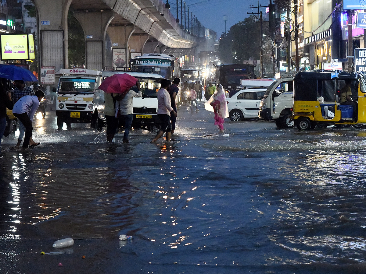 heavy rain in hyderabad today13