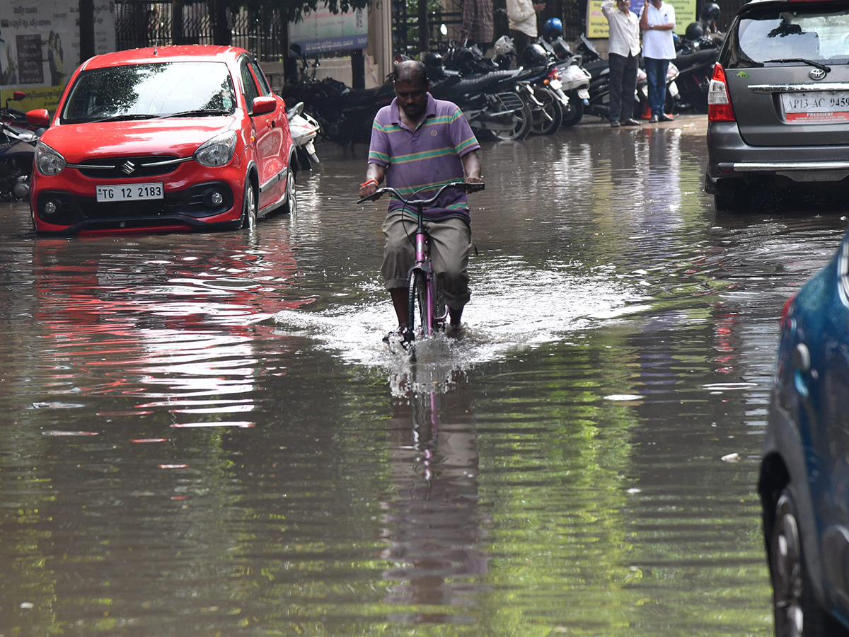 heavy rain in hyderabad today17