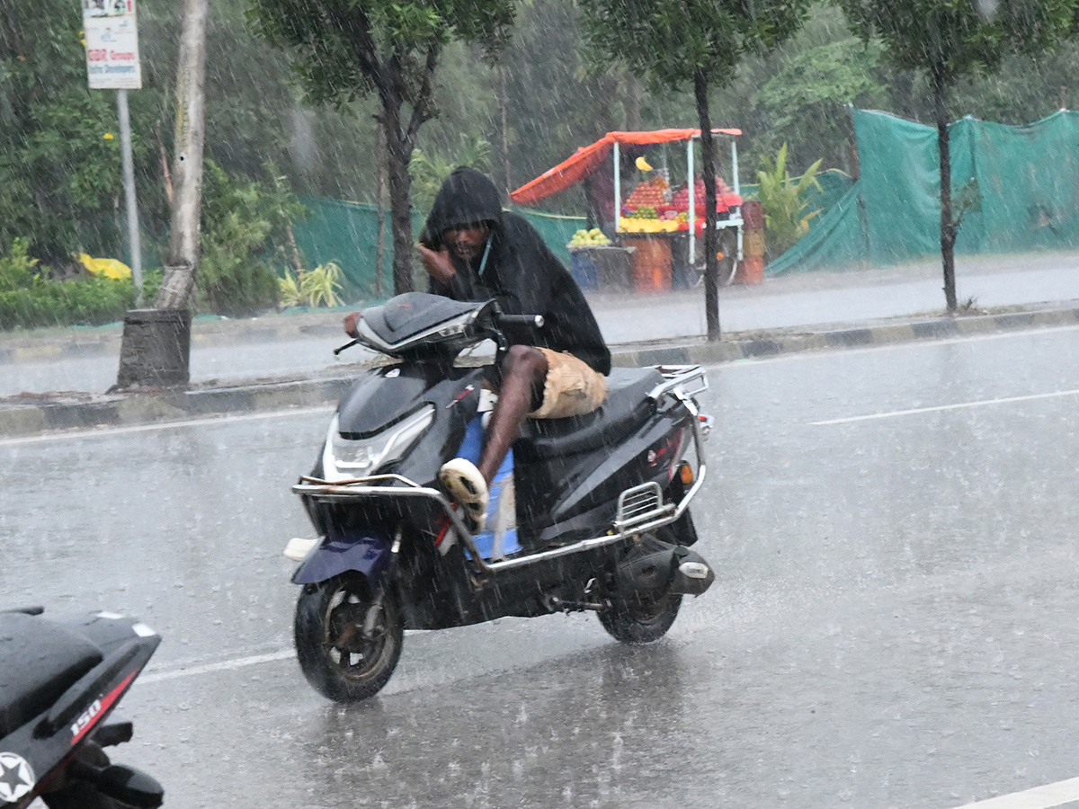 heavy rain in hyderabad today19