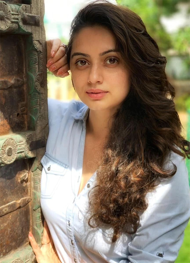 Devara Movie Actress Shruti Marathe HD Photos17