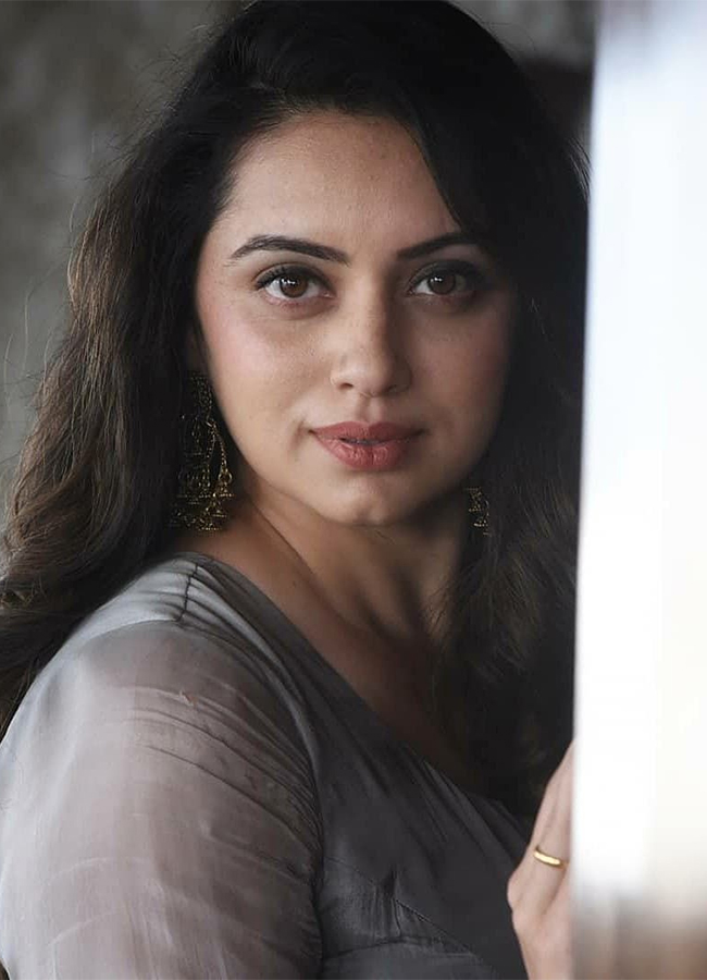 Devara Movie Actress Shruti Marathe HD Photos28