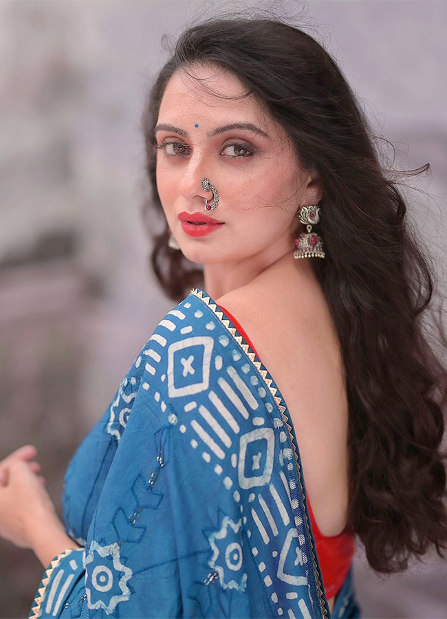 Devara Movie Actress Shruti Marathe HD Photos3