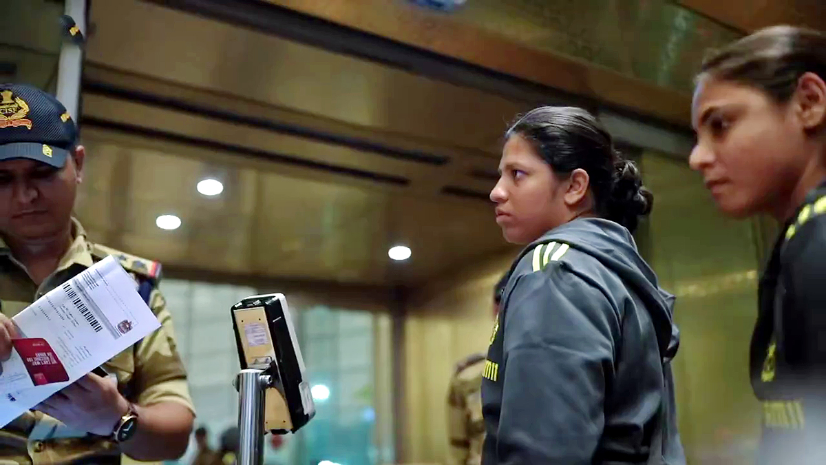 Women's T20 WC: Baahubali Actor Special Appearance In Team India's Arrival, Video in Dubai15