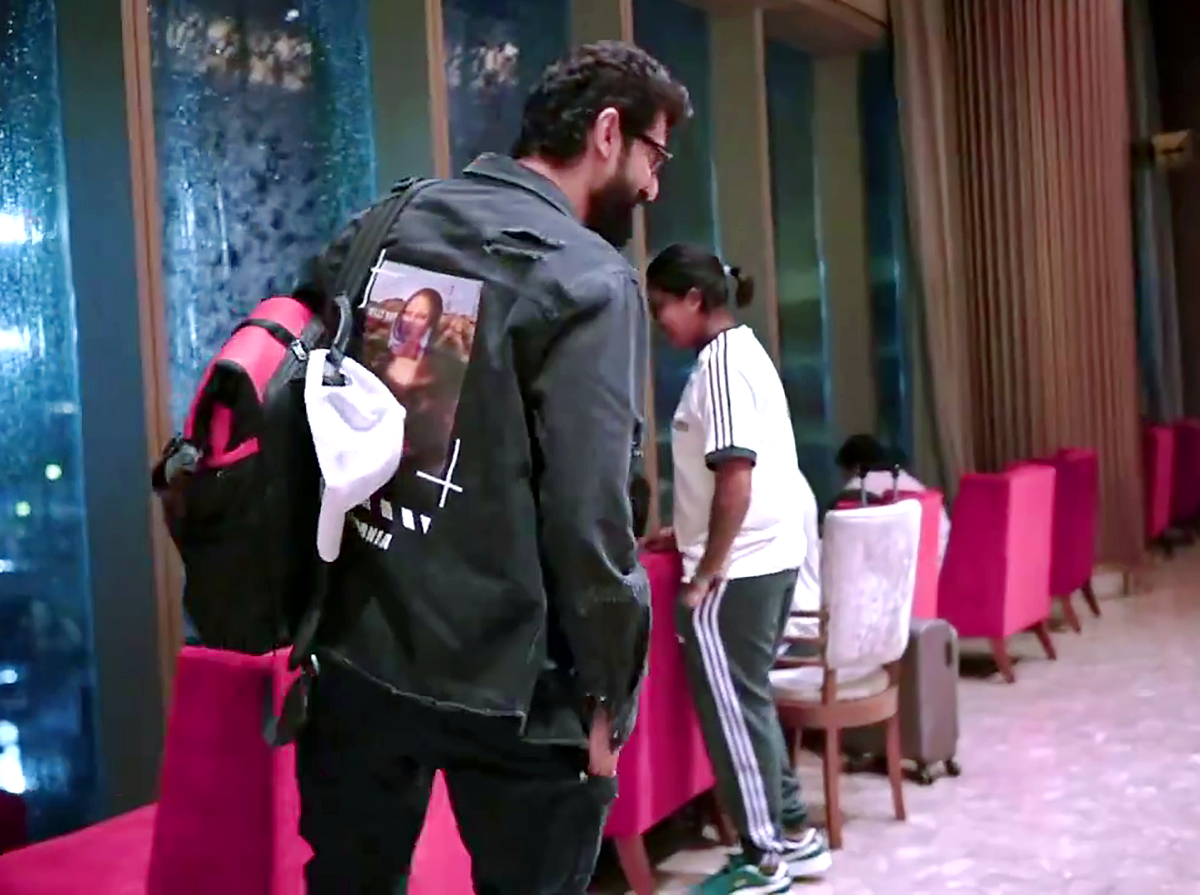 Women's T20 WC: Baahubali Actor Special Appearance In Team India's Arrival, Video in Dubai2