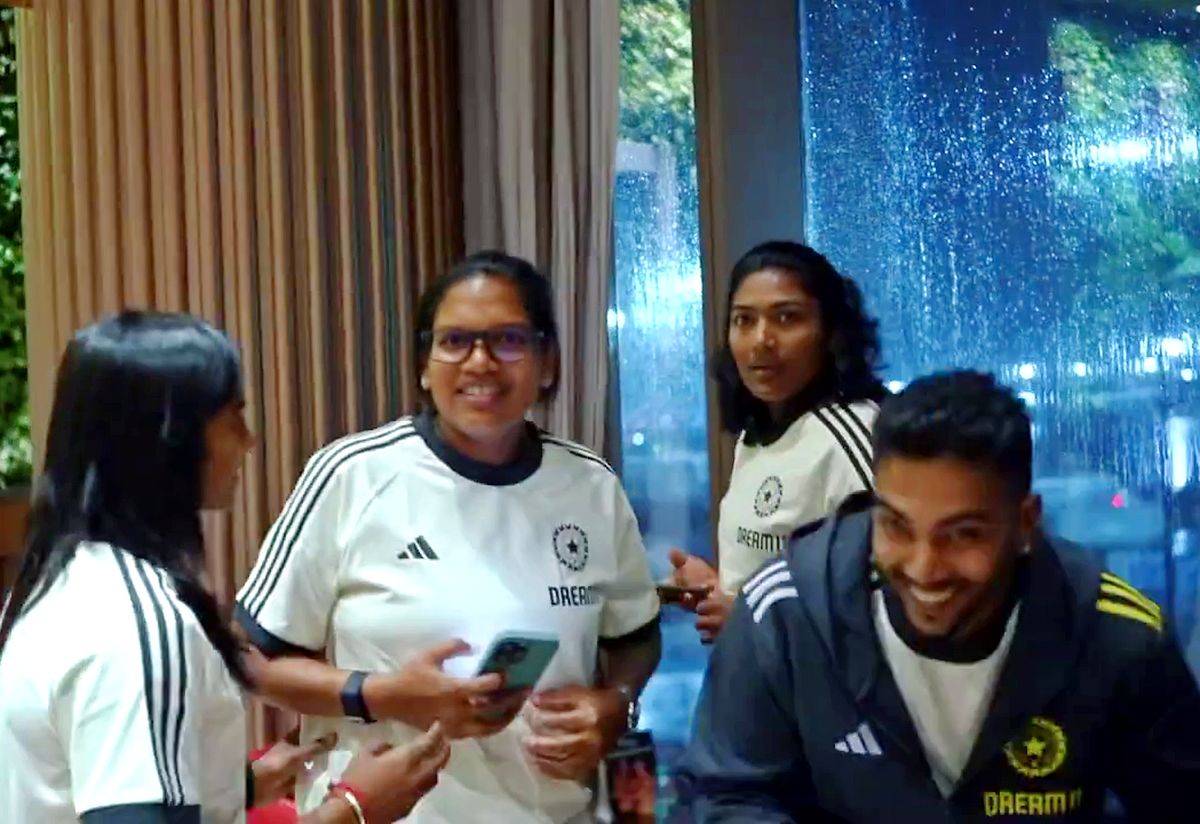 Women's T20 WC: Baahubali Actor Special Appearance In Team India's Arrival, Video in Dubai8