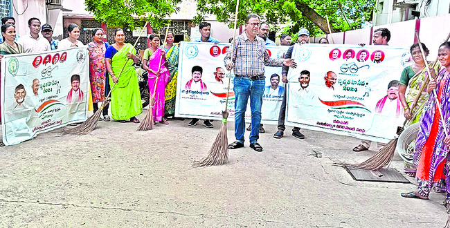 చీపురు పట్టి.. శుభ్రం చేసి..
2