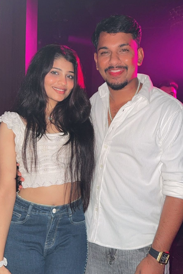 Bigg Boss 8 Nabeel Afridi Introduced His Girlfriend In Social Media, Photos Goes Viral8