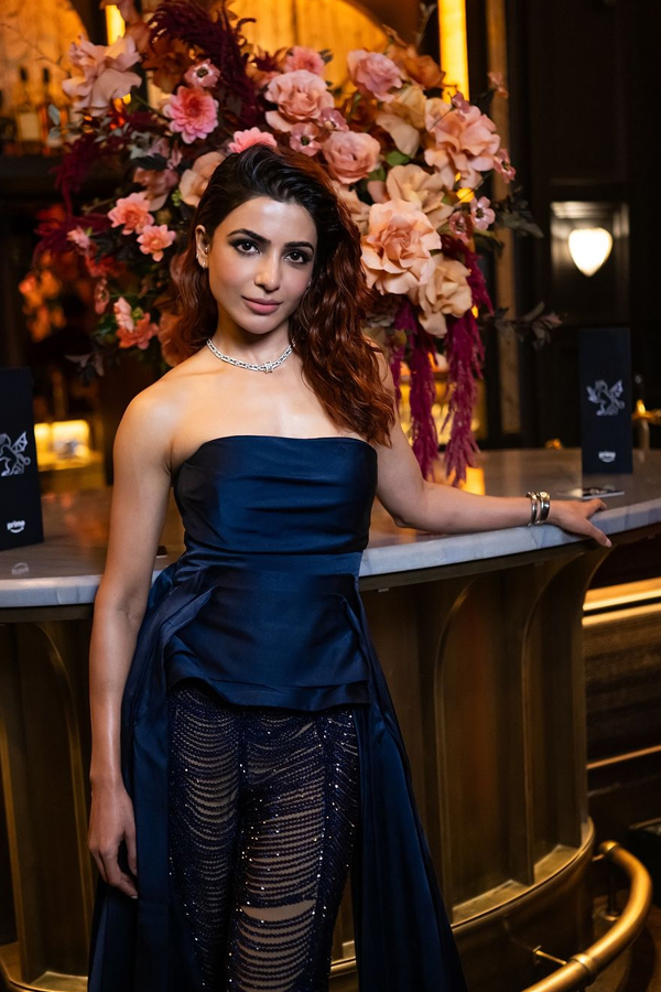 Samantha Stylish Looks In London For Citadel: Honey Bunny Series Photos Goes Viral14