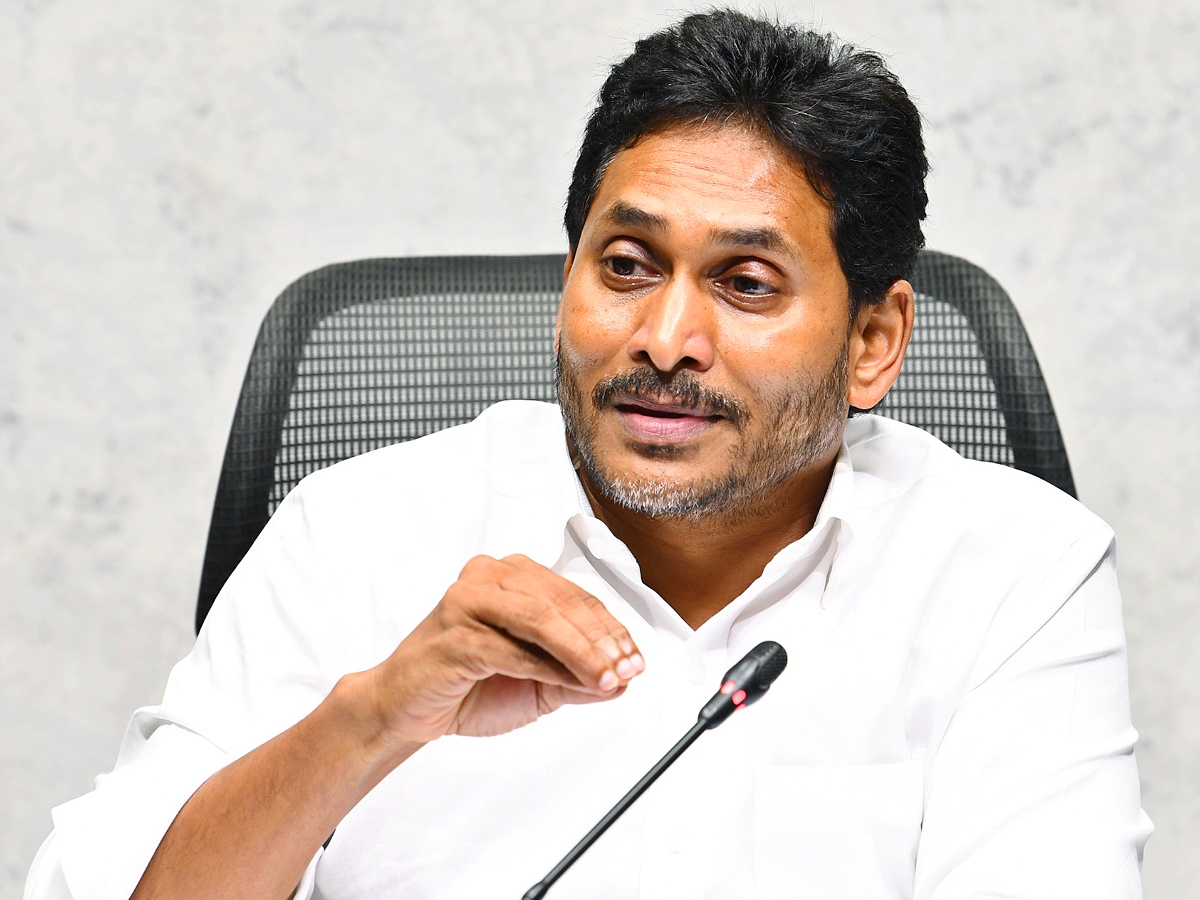 YS Jagan Press Meet on Tirumala Tour And Tirupati Prasadam Controversy‪ Photos16