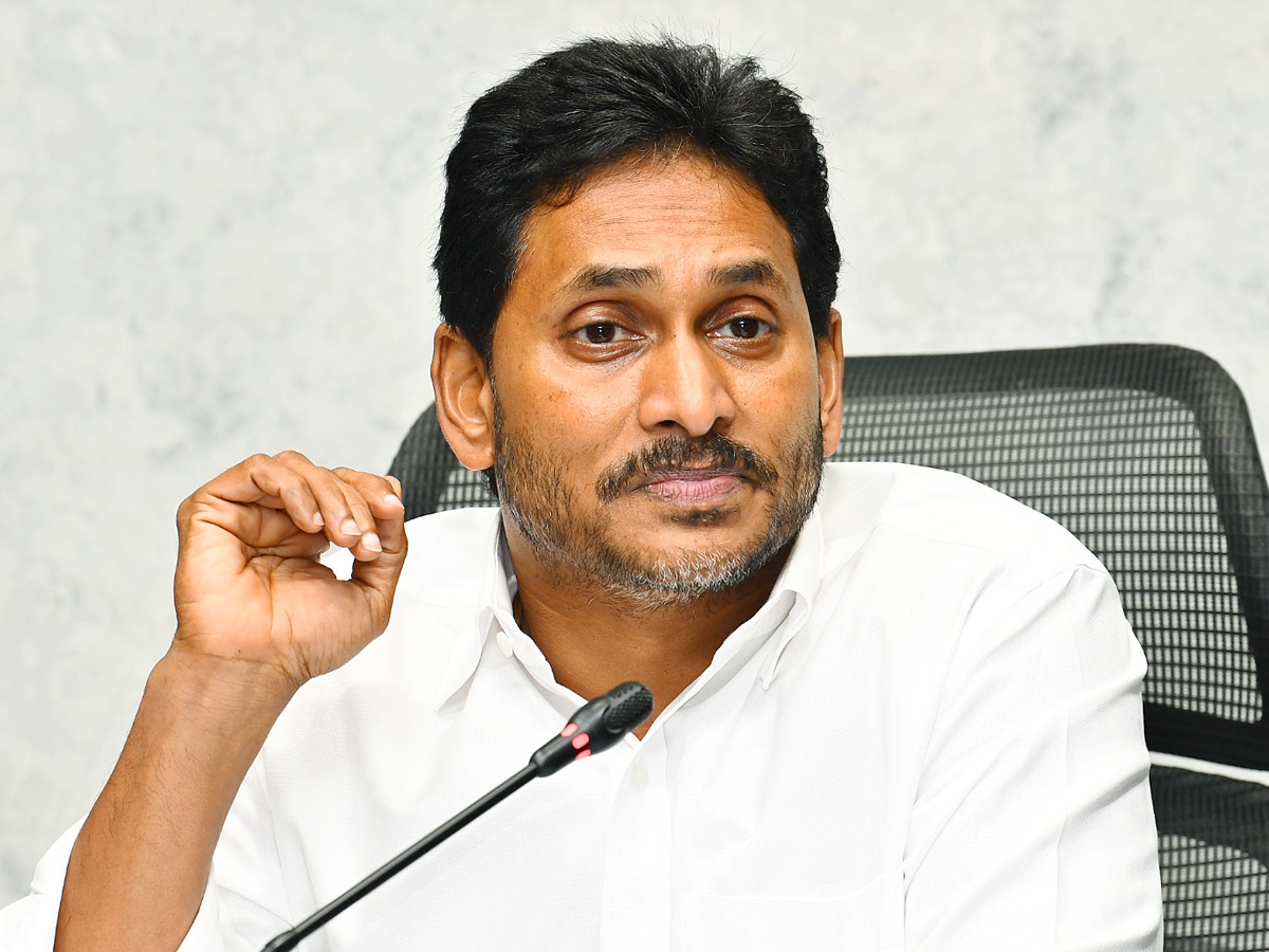 YS Jagan Press Meet on Tirumala Tour And Tirupati Prasadam Controversy‪ Photos5