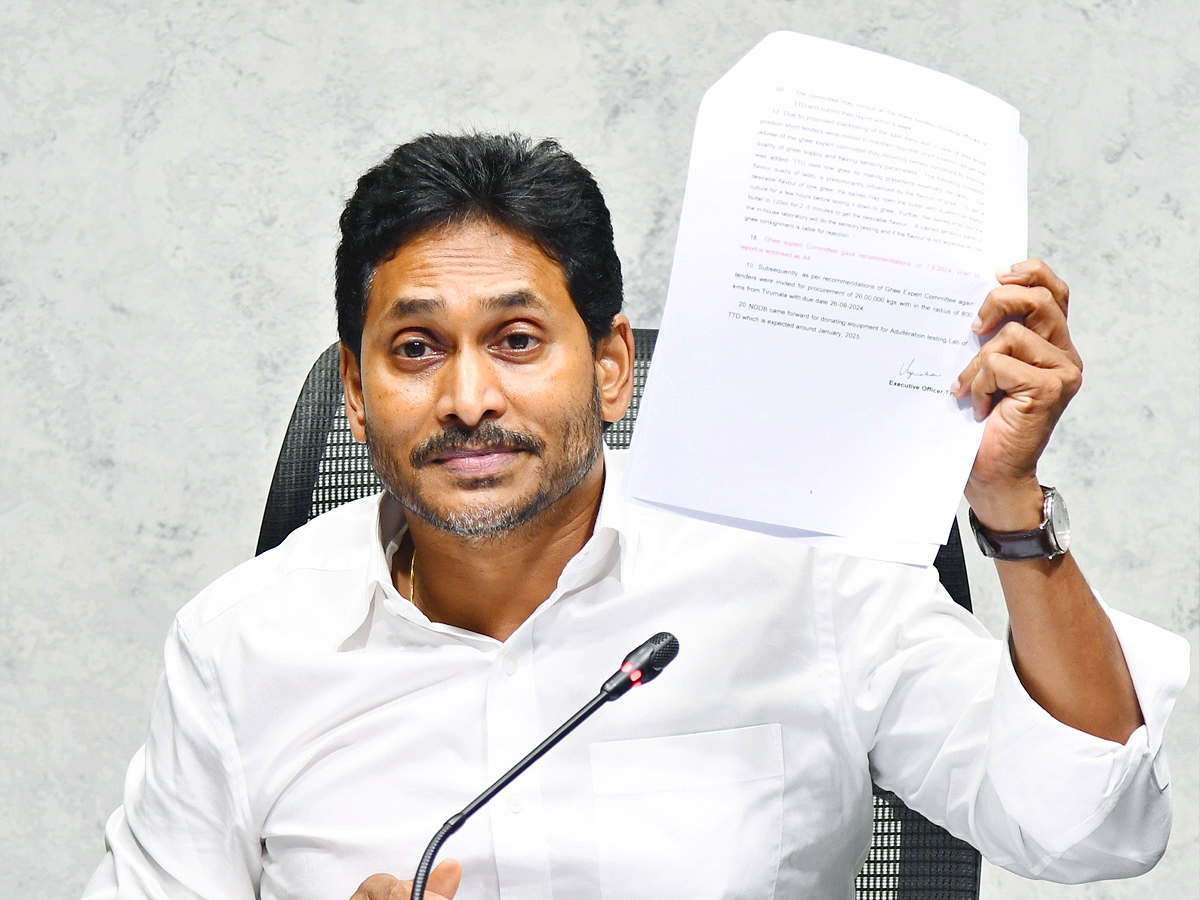 YS Jagan Press Meet on Tirumala Tour And Tirupati Prasadam Controversy‪ Photos9