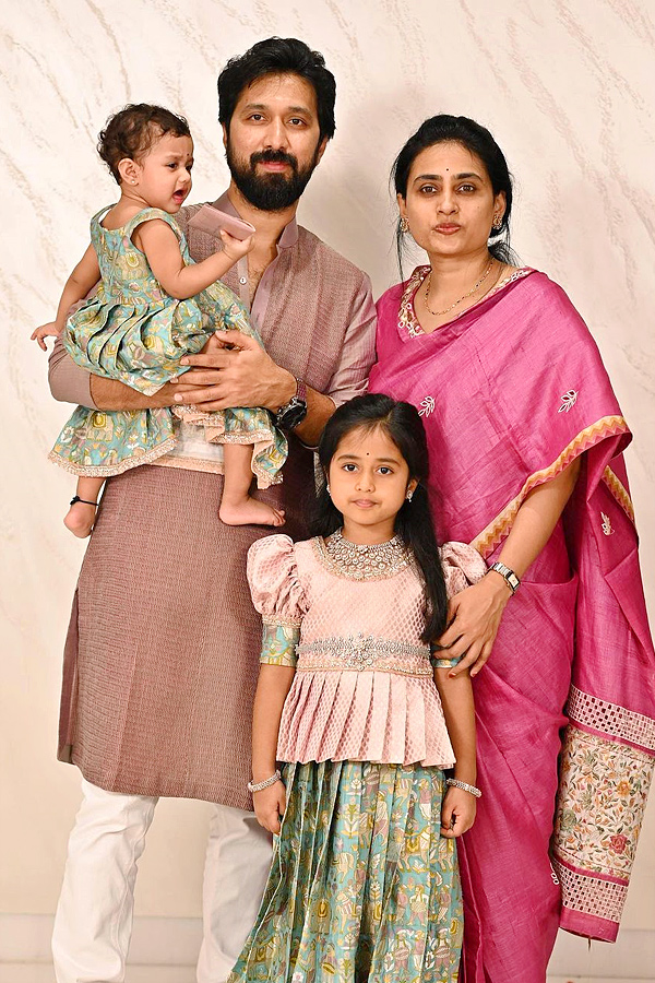 Indian Chess Legend Harika Dronavalli Beautiful Family Photos12