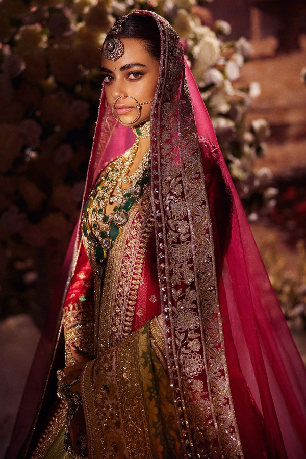 Manish Malhotra's Amazing Dreamy Wedding Couple Outfits13