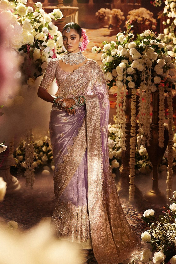 Manish Malhotra's Amazing Dreamy Wedding Couple Outfits14