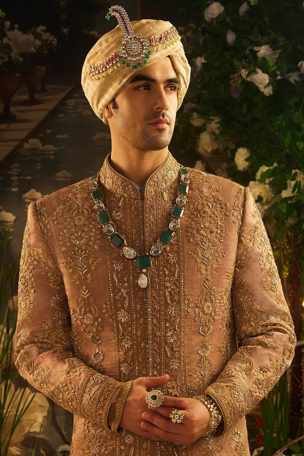 Manish Malhotra's Amazing Dreamy Wedding Couple Outfits28