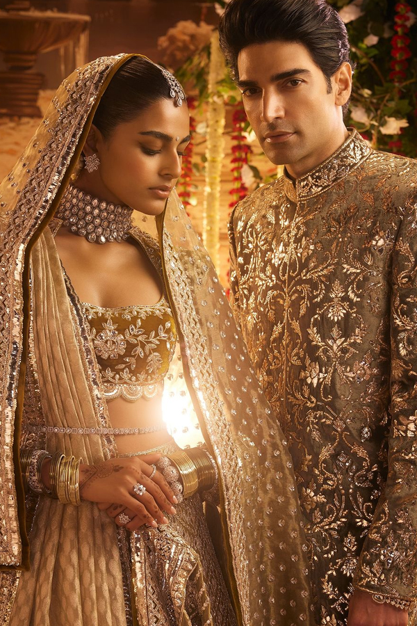 Manish Malhotra's Amazing Dreamy Wedding Couple Outfits8