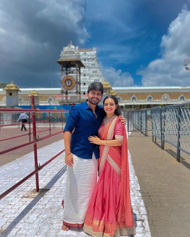 Actress  sonia singh visits Tirumala Tirupati Devasthanam photos viral7