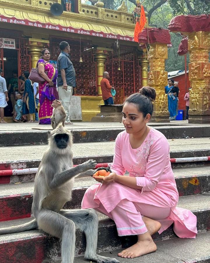 Actress  sonia singh visits Tirumala Tirupati Devasthanam photos viral10