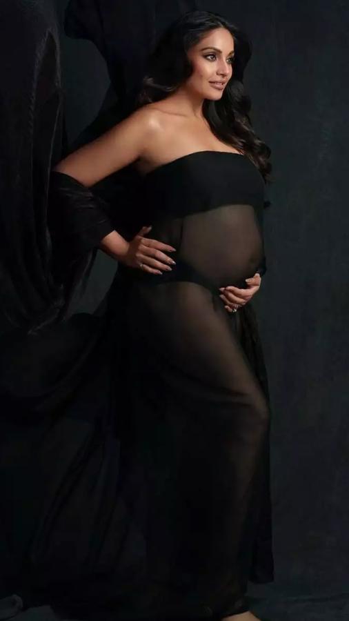 Maternity Photoshoot Stunning Pictures Goes Viral12