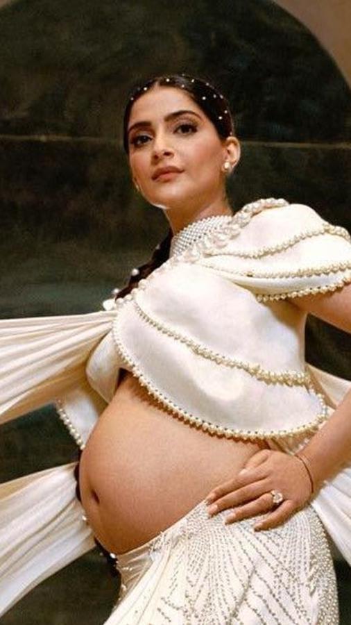 Maternity Photoshoot Stunning Pictures Goes Viral15