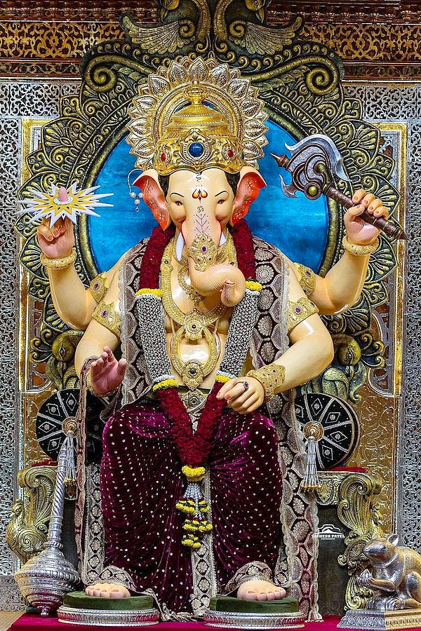 Devotees get first glimpse of famous Lalbaugcha Raja in Mumbai Photos7