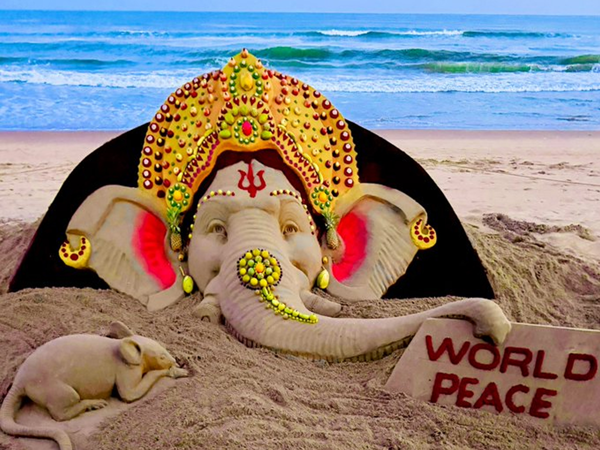 Ganesh Chaturthi 2024: These Lord Ganesh Idols Photos Viral8