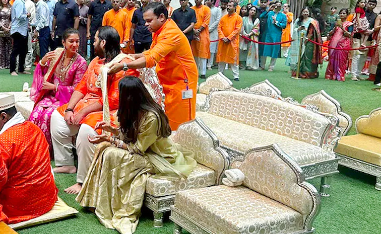 The Ambani family kicked off Ganesh Chaturthi celebrations at Antilia Photos3